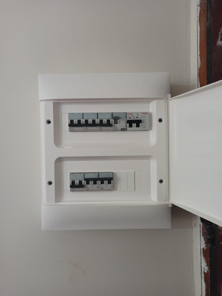Instalaciones Electricista 1 769x1024